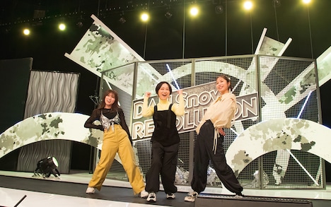 左から矢吹奈子、市井紗耶香、横山由依。(c)TBS