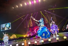 客席にボールを放つAppare!。