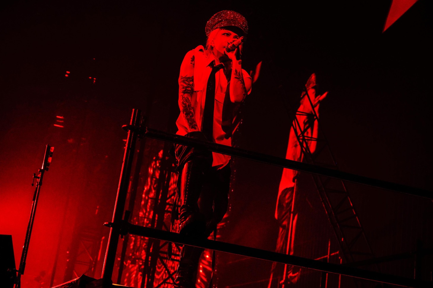 hyde（Vo）（Photo by Hiroaki Ishikawa）