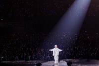 hyde（Vo）（Photo by Tetsuya Matsuda）