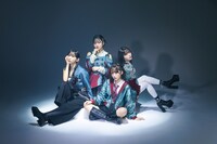 yosugala。写真左端が汐見まとい。