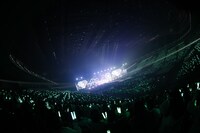 「≠ME 6th ANNIVERSARY PREMIUM CONCERT」の様子。©YOANI