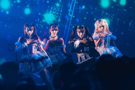 最終未来少女（撮影：オカベメイ）