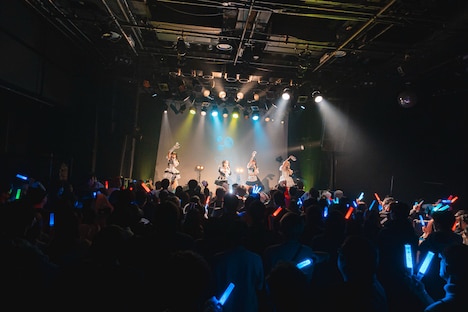 「最終未来少女 新体制LIVE -New Era-」の様子。（撮影：オカベメイ）