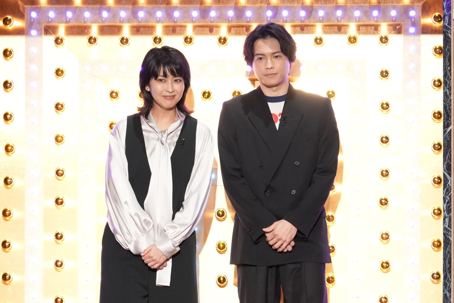 左から松たか子、松村北斗。 ©日本テレビ