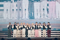 JO1とナインティナイン岡村がコラボした“J岡1”。(c)LAPONE ENTERTAINMENT