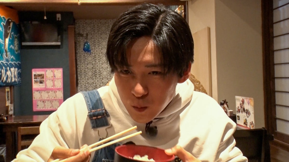 Snow Man目黒蓮が千葉県鴨川市でグルメ探し、食べっぷりが気持ちいい