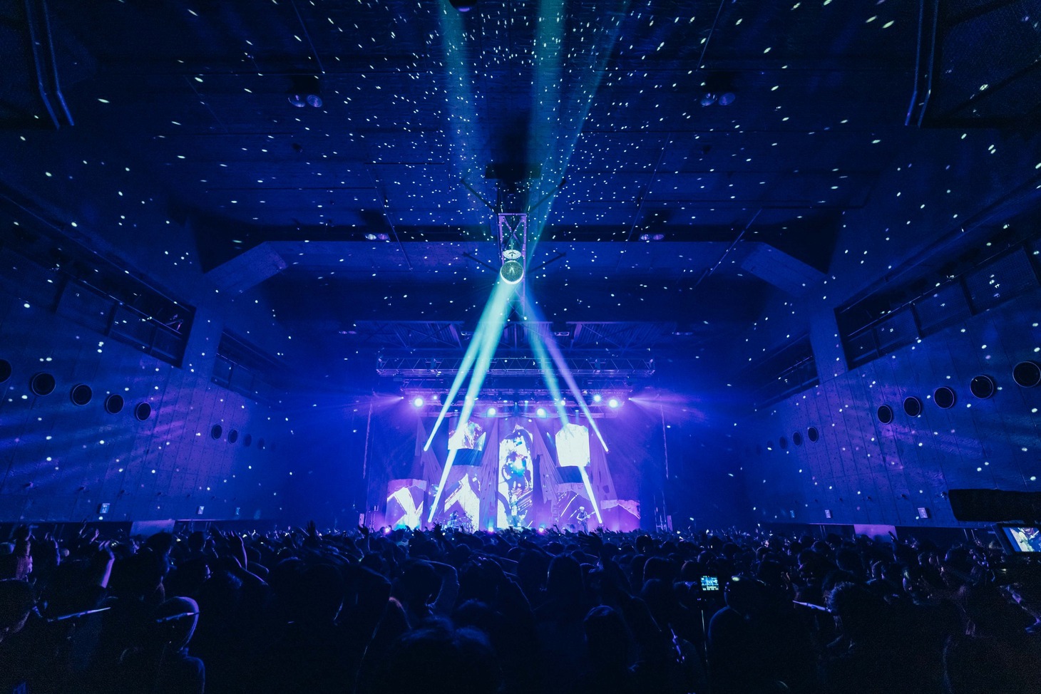「Reol Oneman Live 2025 カルチュア・カリキュラム」Zepp DiverCity（TOKYO）公演の様子。（撮影：横山マサト）