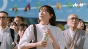アサヒ 十六茶」CM「16チャージ！交差点」編より。