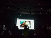 スクリーンに映し出された小林私。