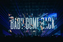 Kvi Baba「Friends, Family, Fans & God」の様子。（Photo by cherry chill will.）