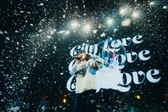 Kvi Babaがファン＝家族と愛を確かめ合った夜、ラッパーとしてさらなる挑戦を宣言