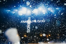 Kvi Baba「Friends, Family, Fans & God」の様子。（Photo by cherry chill will.）