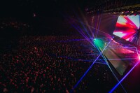 Kvi Baba「Friends, Family, Fans & God」の様子。（Photo by cherry chill will.）