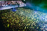 Kvi Baba「Friends, Family, Fans & God」の様子。(Photo by cherry chill will.)