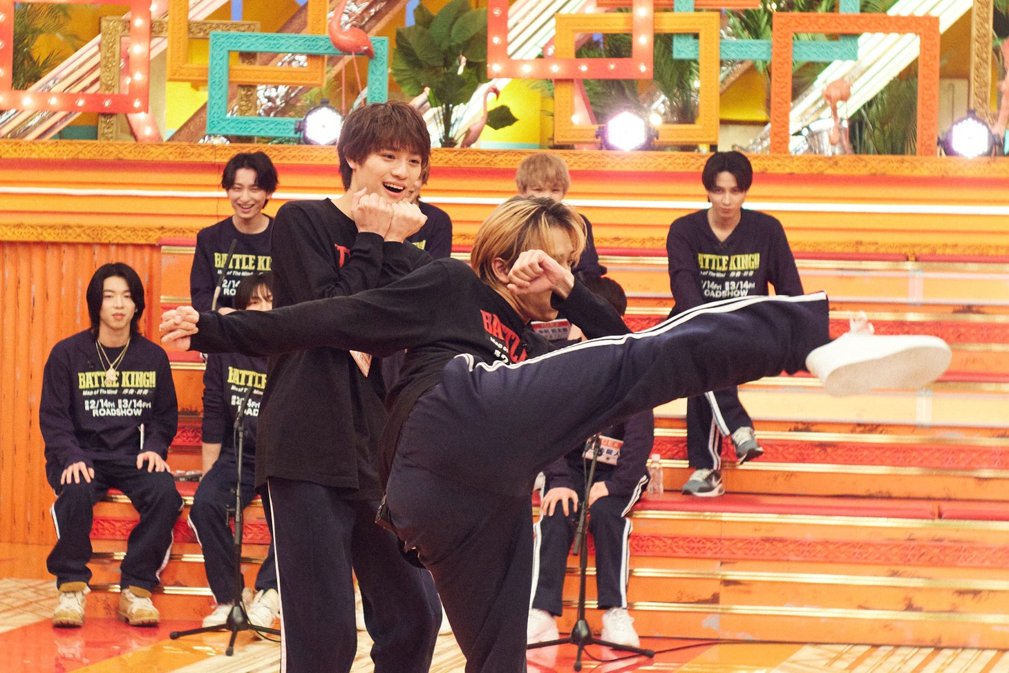 「ワルでトキメキ！ ORA! ORA! 胸キュン即興演技」の様子。©「DAN!DAN!EBiDAN!」製作委員会