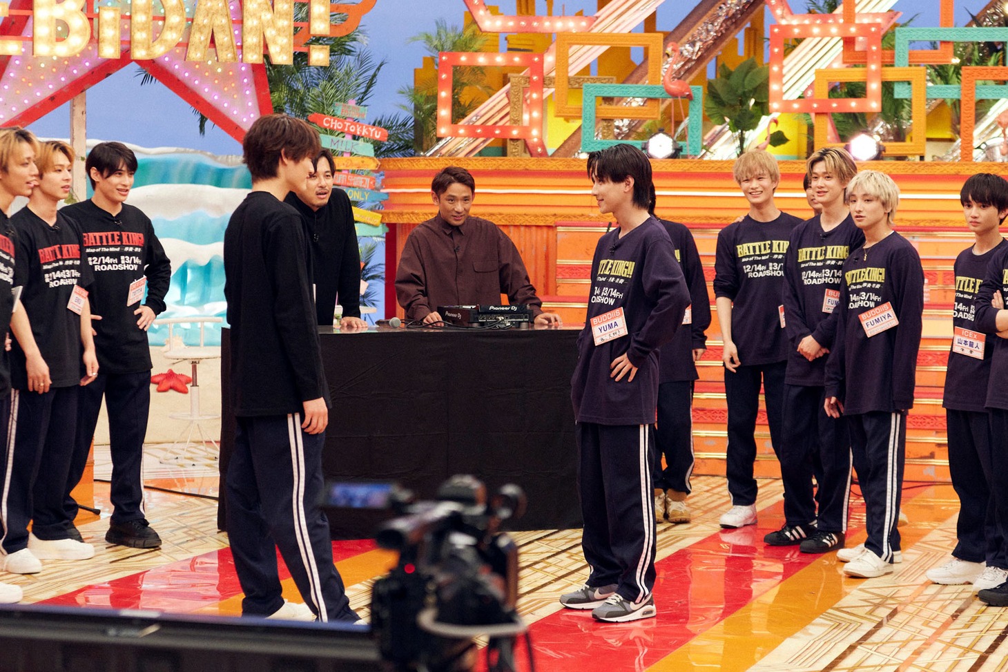 「It's showtime! 目指せ！即興ダンスKING！」の様子。©「DAN!DAN!EBiDAN!」製作委員会