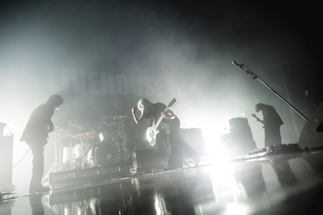 WurtSのライブの様子。