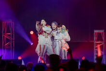 二丁目の魁カミングアウト「ワンマンライブ in Zepp Shinjuku 『これがアイドルだ』」の様子。（撮影：小林公士）