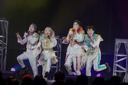 二丁目の魁カミングアウト「ワンマンライブ in Zepp Shinjuku 『これがアイドルだ』」の様子。（撮影：小林公士）