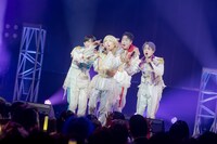 二丁目の魁カミングアウト「ワンマンライブ in Zepp Shinjuku 『これがアイドルだ』」の様子。（撮影：小林公士）