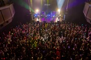 二丁目の魁カミングアウト「ワンマンライブ in Zepp Shinjuku 『これがアイドルだ』」の様子。（撮影：小林公士）