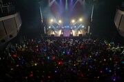 二丁目の魁カミングアウト「ワンマンライブ in Zepp Shinjuku 『これがアイドルだ』」の様子。（撮影：小林公士）