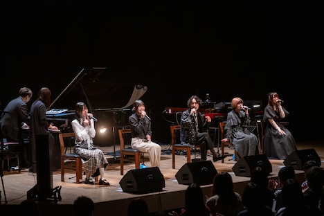 清 竜人25「KIYOSHI RYUJIN25 Acoustic Live」の様子。