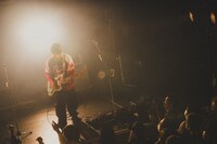 すりぃ（G）（Photo by Kato Shumpei）