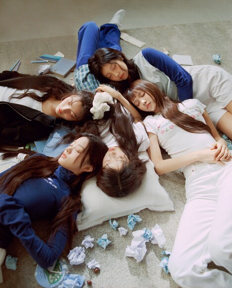 ILLIT「Almond Chocolate」スペシャルフォト (P)&(C) BELIFT LAB Inc.