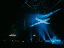 Tohjiの独白が流れる中、上昇していくオブジェクト。（Photo by Jun Yokoyama）