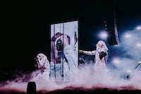 「KUUGA」の楽曲を披露するTohjiとLoota。（Photo by Jun Yokoyama）