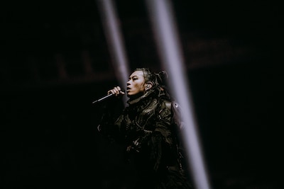 人気画像5位は「Tohjiは初のアリーナ公演で何を語り、何を成し遂げたのか？前代未聞の熱狂の中で示した“担う覚悟”」より、Tohji。（Photo by Jun Yokoyama）