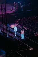 「Cool running」を披露するTohjiとgummyboy。（Photo by Jun Yokoyama）