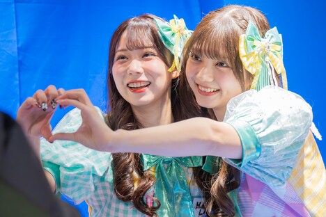 KAWAII LAB.MATESの月代来実と阿部かれん。