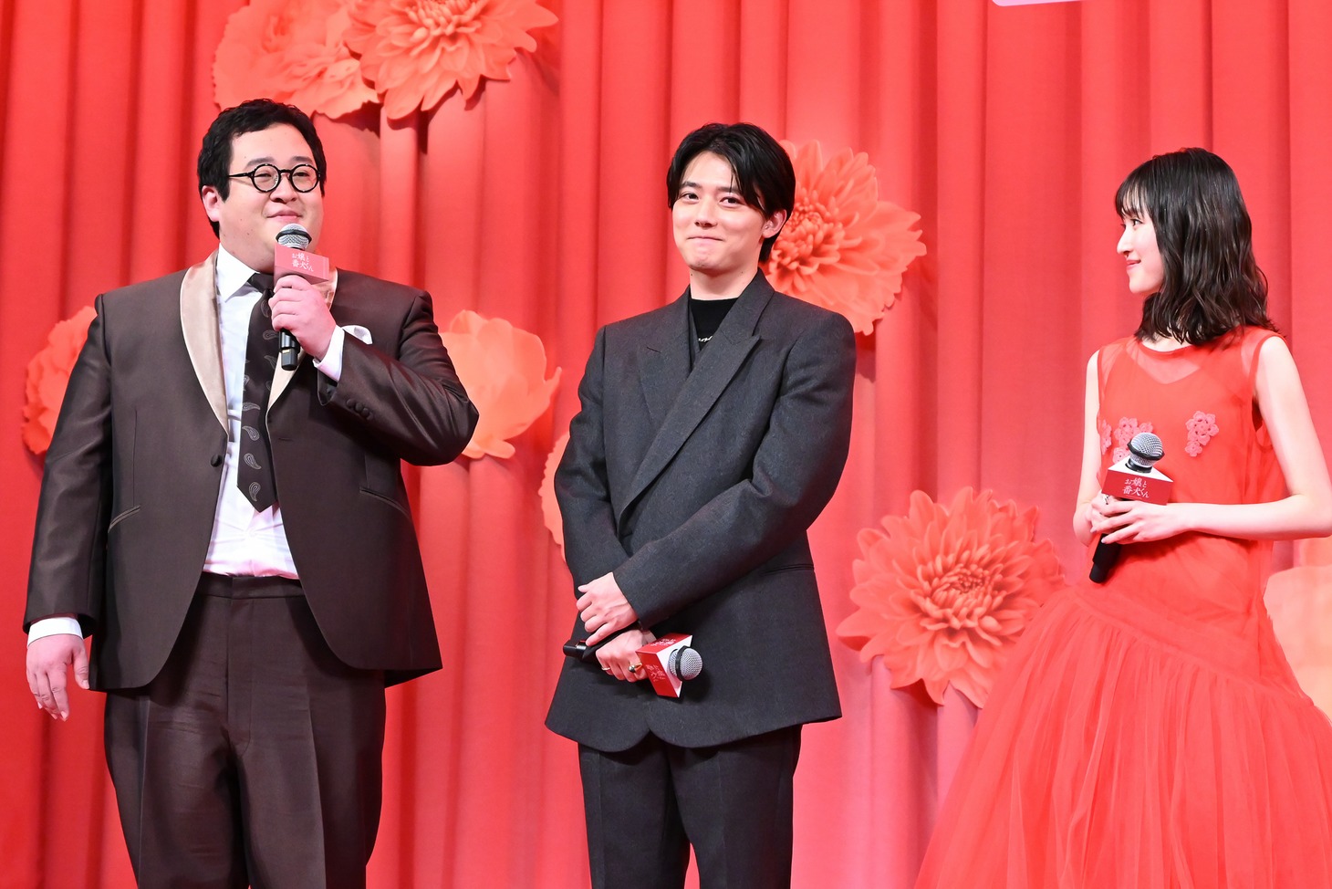 トークセッション中のぐんぴぃ（左）、櫻井海音（中央）、福本莉子（右）。