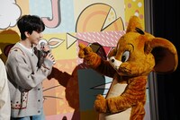 友だちになったWOONHAKとジェリー。