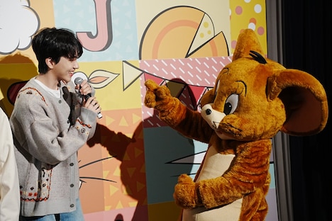 友だちになったWOONHAKとジェリー。