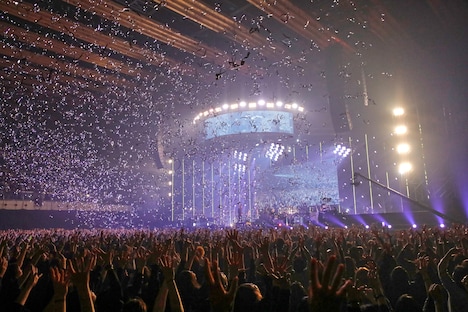 PIERROT「END OF THE WORLD LINE」の様子。