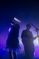 左からano、TK from 凛として時雨。（撮影：横山マサト）