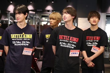 左からFUMINORI（BUDDiiS）、TAKUYA（BUDDiiS）、近藤駿太（Lienel）、芳賀柊斗（Lienel）。©「DAN! DAN! EBiDAN!」製作委員会
