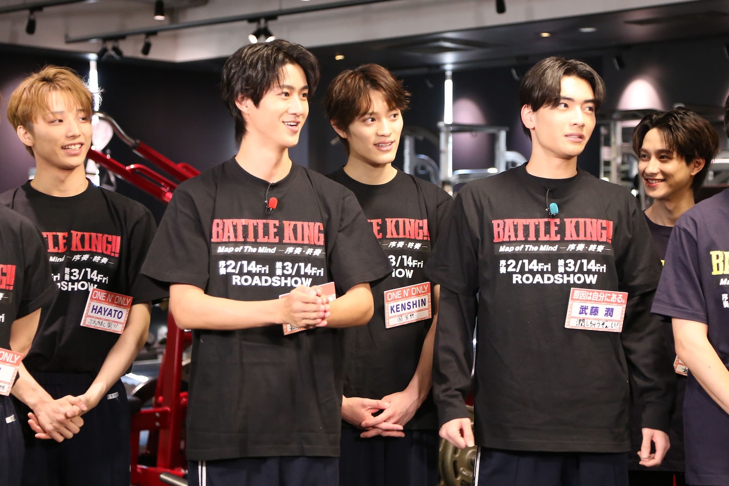 左からHAYATO（ONE N' ONLY）、曽野舜太（M!LK）、KENSHIN（ONE N' ONLY、武藤潤（原因は自分にある。）、YUMA（BUDDiiS）。©「DAN! DAN! EBiDAN!」製作委員会