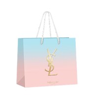 イヴ・サンローラン・ボーテのショッパー。©YSL BEAUTY