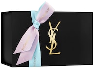 イヴ・サンローラン・ボーテのギフトボックス。©YSL BEAUTY