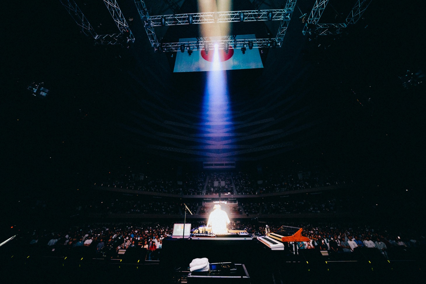「STUTS “90 Degrees” LIVE at 日本武道館」の様子。