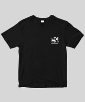 「恒岡章 AkiratsuneokA」限定版のTシャツ（黒）。