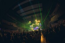 「yosugala band set oneman『progress the night -LINE CUBE SHIBUYA-』」の様子。（撮影：真島洸）