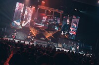 「yosugala band set oneman『progress the night -LINE CUBE SHIBUYA-』」の様子。（撮影：真島洸）