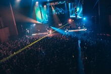 「yosugala band set oneman『progress the night -LINE CUBE SHIBUYA-』」の様子。（撮影：真島洸）