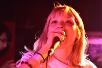 初期のライブより。